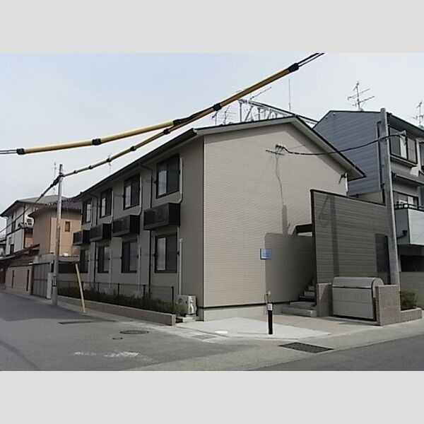 レオパレスクレールアミラ 建物画像