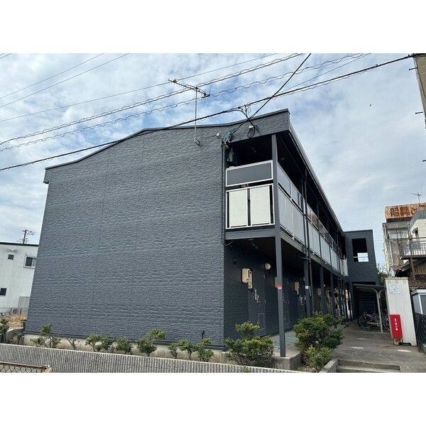 レオパレスラ　メール 建物画像
