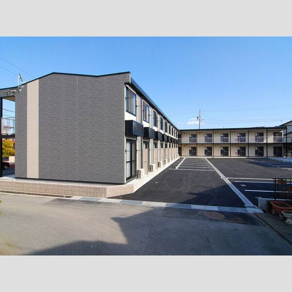 レオパレスアヴァン鈴鹿 建物画像