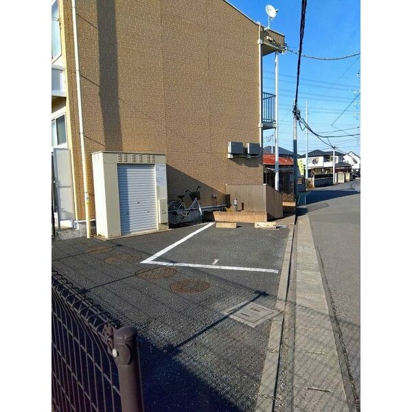 レオパレスモモナ 室内写真3