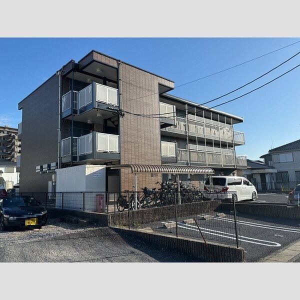 レオパレスザ　フィールド 建物画像
