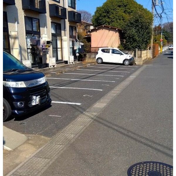 レオパレスRAFFINE 室内写真3