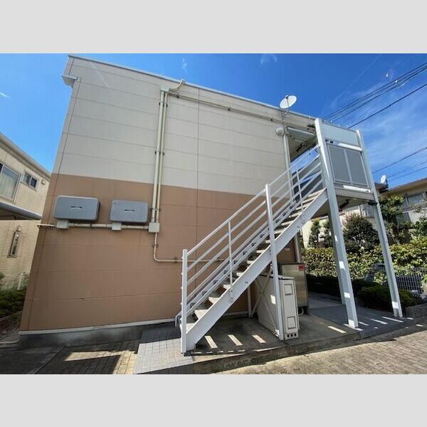 レオパレスコンフォール メゾン 建物画像
