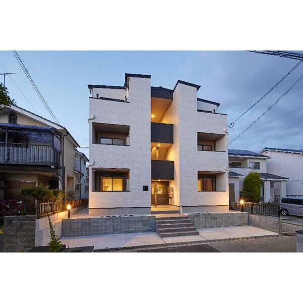 CRASTINE魚住町