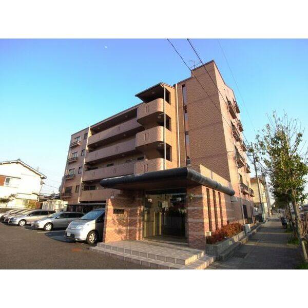 パストラーレ 建物画像