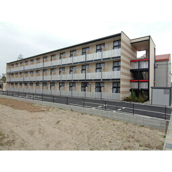 レオパレス日永レジデンス 建物画像