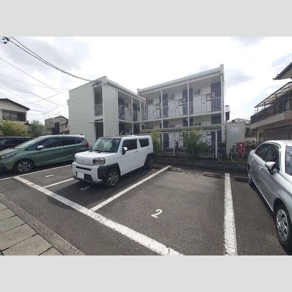 レオパレスカンピオーネ 建物画像