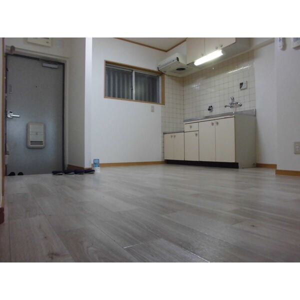 サンライフ小阪 室内写真1