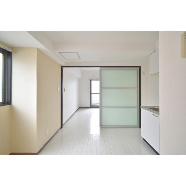 Gramercy Juso-higashi 3rd 室内写真1