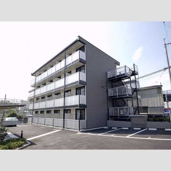 レオパレスセジュール高槻 建物画像