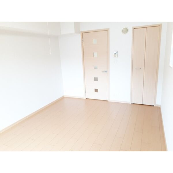 プレジェーネ 一津屋 室内写真7