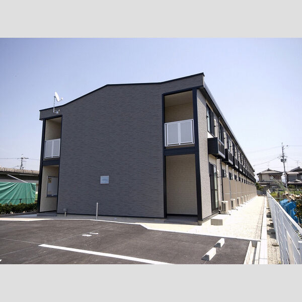 レオパレスシャルマンコート 建物画像