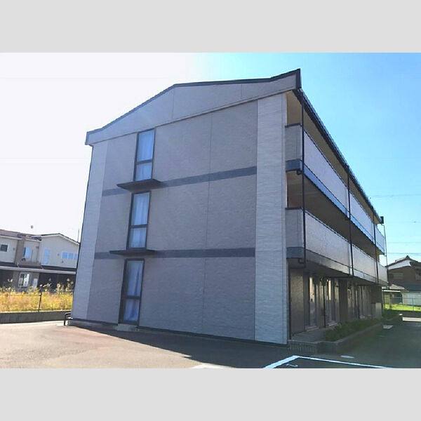 レオパレスルミエール 建物画像