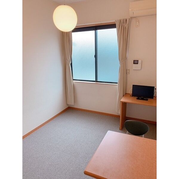 レオパレスシェ モアⅡ 室内写真3