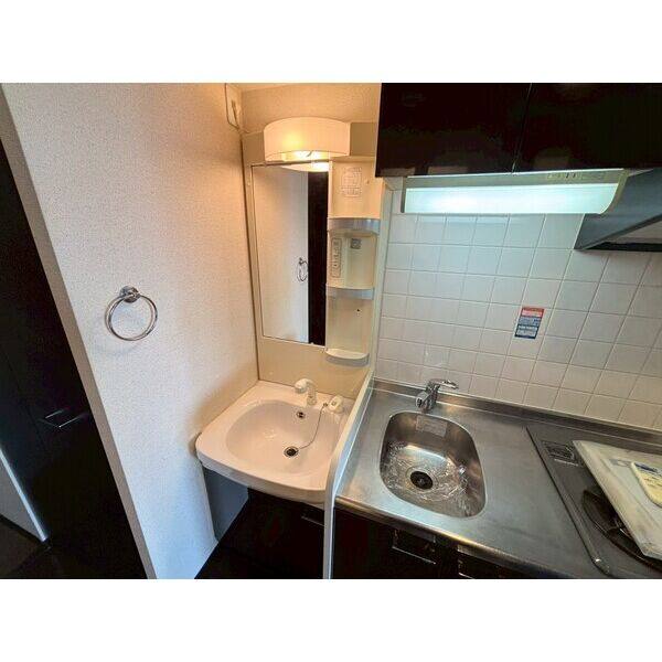 プレミアムコート名古屋金山インテルノ 室内写真2