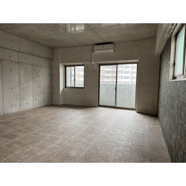 Wolf Pack Apartment 室内写真1