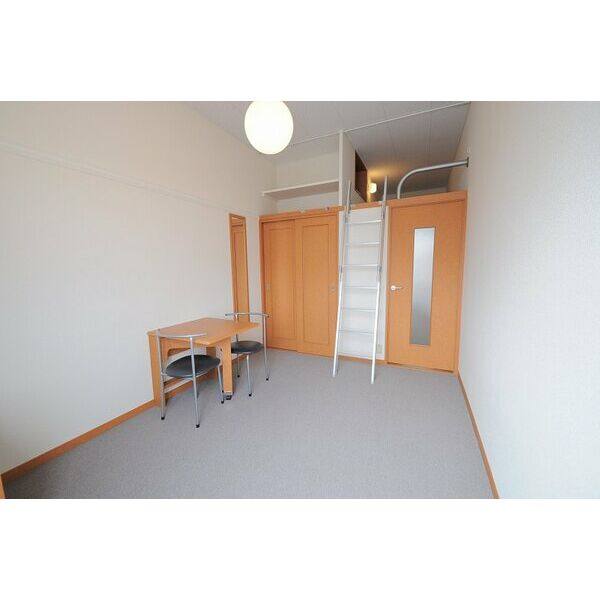 レオパレスルルド 室内写真6