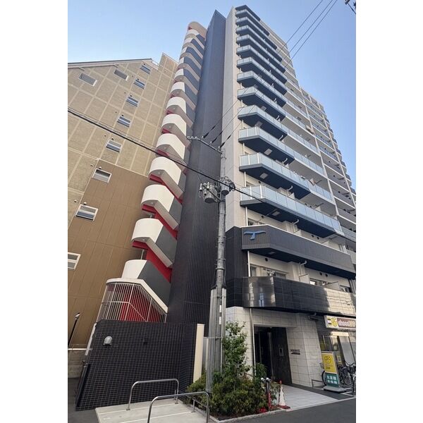 セレニテ本町リアン 建物画像