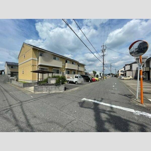 サン フローラ 建物画像