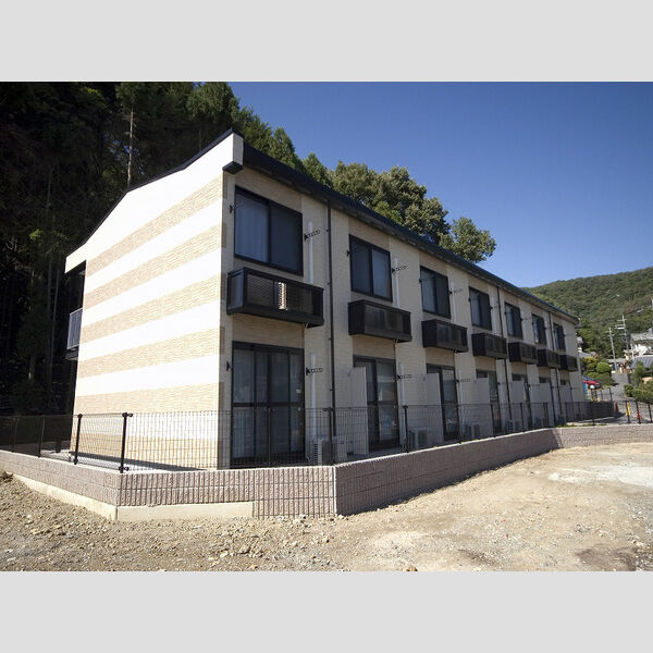 レオパレス氷室 建物画像
