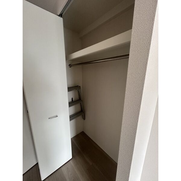 セレニテ本町東リアン 室内写真4