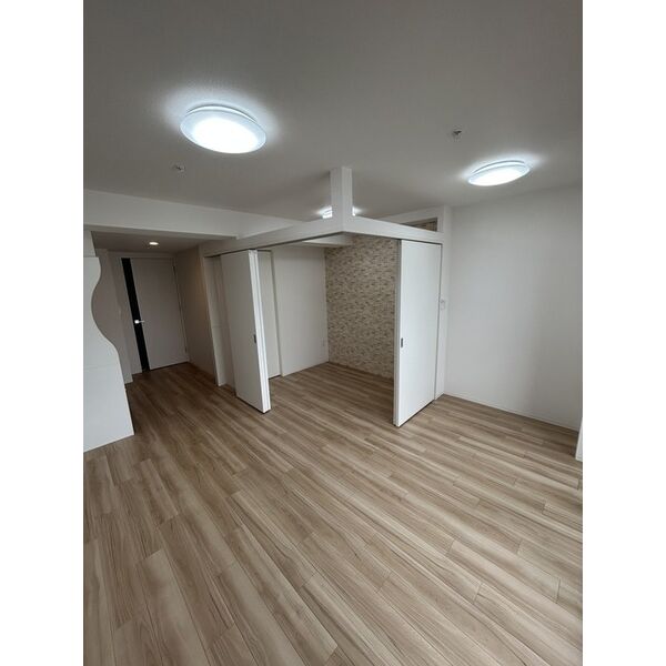 セレニテ本町東リアン 室内写真2