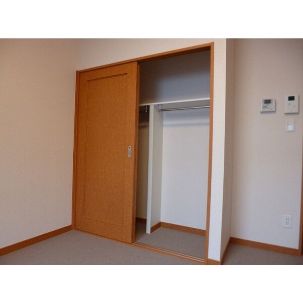 レオパレスアザレア 室内写真7