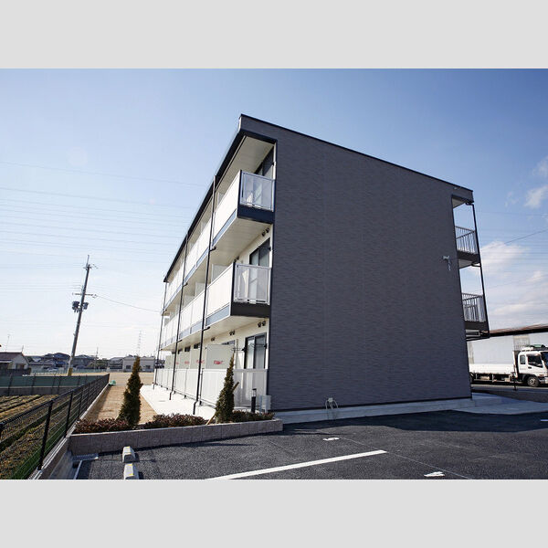 レオパレスグリーンアンバー 建物画像