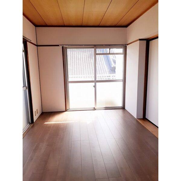 ロイヤルタウン 室内写真2