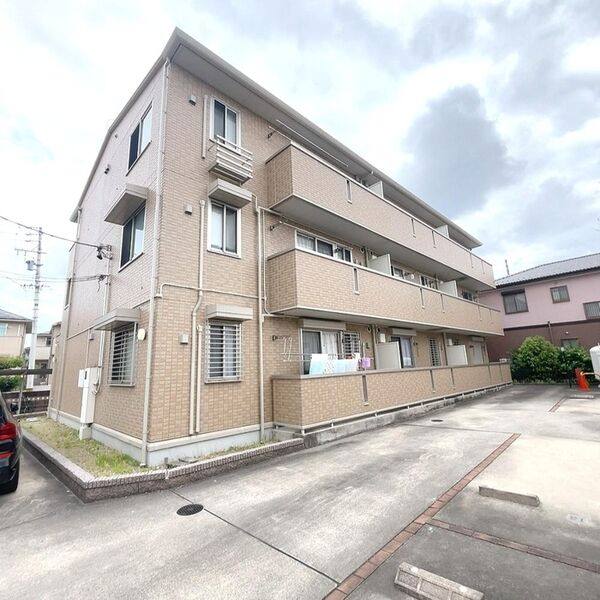 タクティス 建物画像