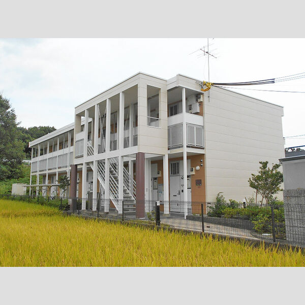 レオパレス山田池リバーサイド 建物画像