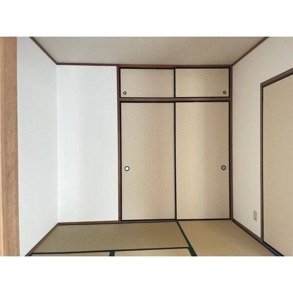 シャイン新西方 室内写真4