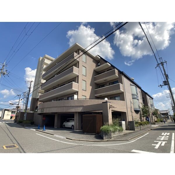 エンパイアテラス