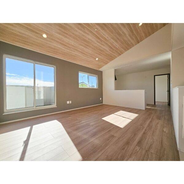半田市苗代町2丁目戸建 室内写真1