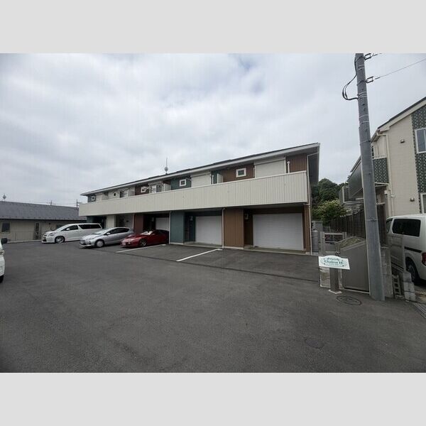 シャルールH 建物画像