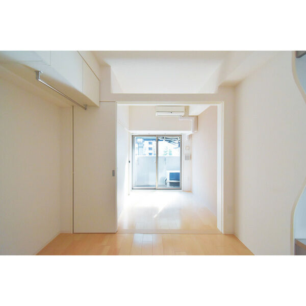 SERENiTE本町reflet 室内写真1