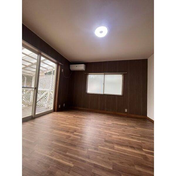 新城市富栄　戸建賃貸 室内写真1