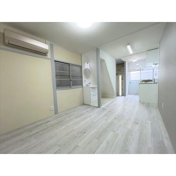 大阪府寝屋川市御幸東町 戸建22 室内写真1