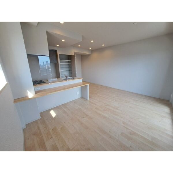 スプランディッド福島WEST 室内写真1