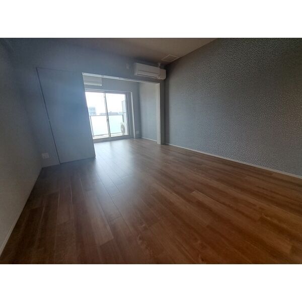 スプランディッド福島WEST 室内写真1