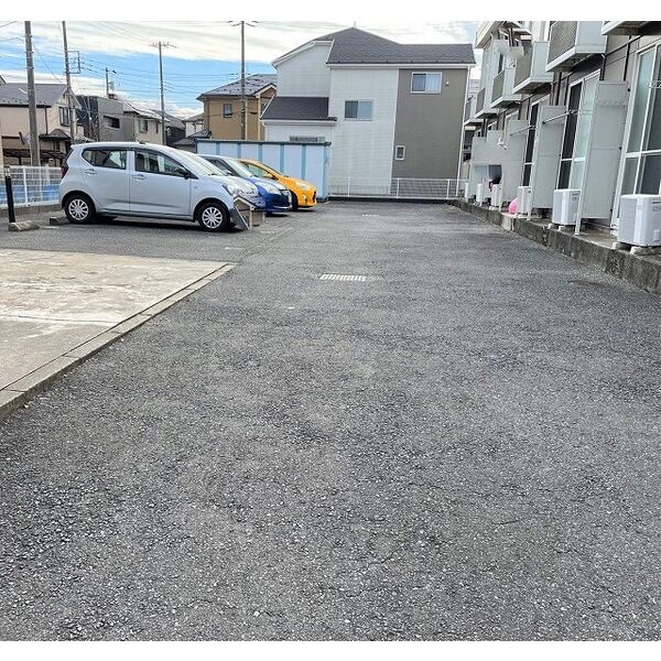レオパレスプルミエ 室内写真3