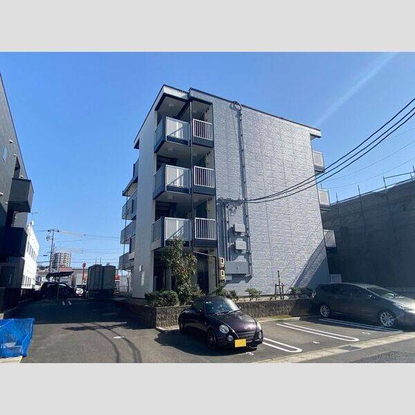 レオパレスグリーンフォレスト 建物画像