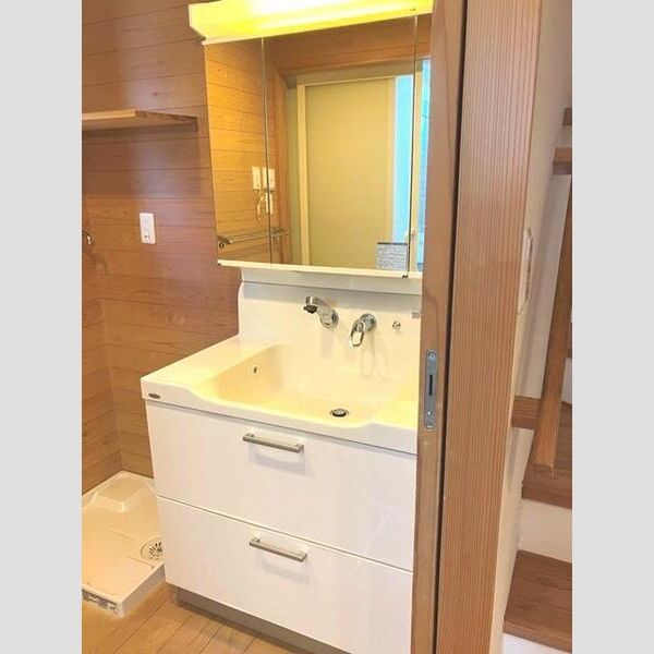 泉ガ丘戸建 室内写真9