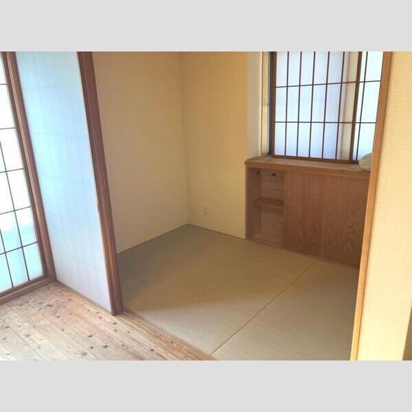 泉ガ丘戸建 室内写真1