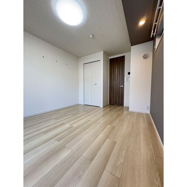 シャルモン深野 West 室内写真1