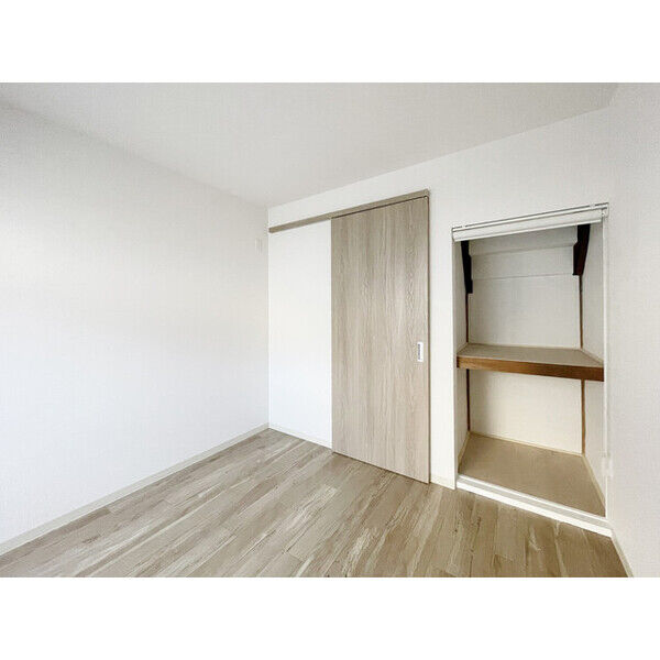 雲雀丘連棟貸家戸建 室内写真1