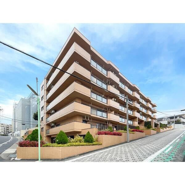 ふぁみーゆ月見坂 建物画像