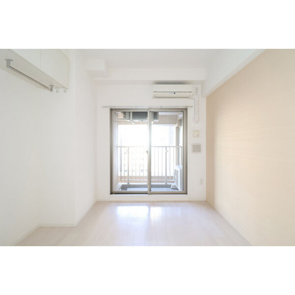 SERENiTE本町reflet 室内写真1