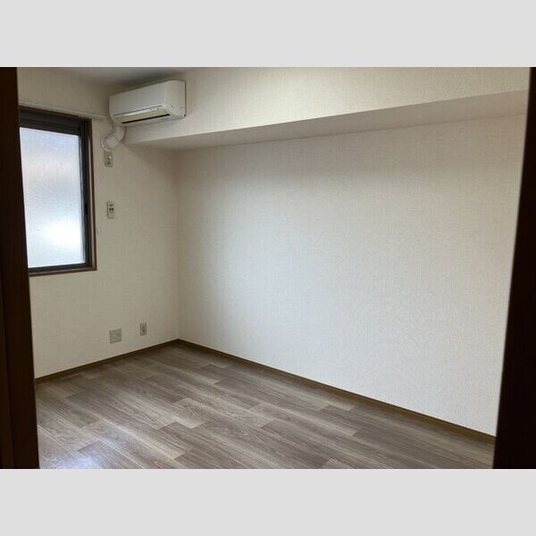 アルカイックシャトー 南館 室内写真1