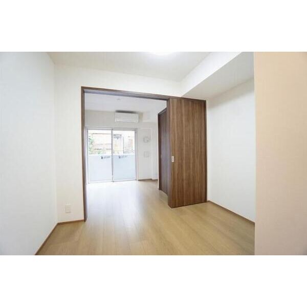LIMERESIDENCE HIKIFUNE 室内写真1